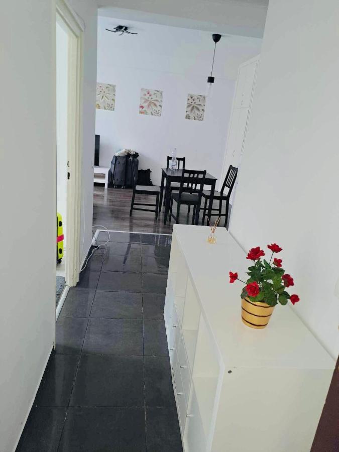 Central Apartment With Balcony Near Castle Hill Budapest Exteriör bild